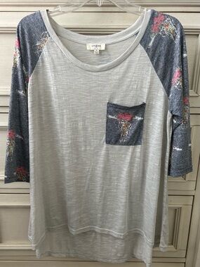Umgee Heather Gray Raglan Top with Floral Longhorn Pocket